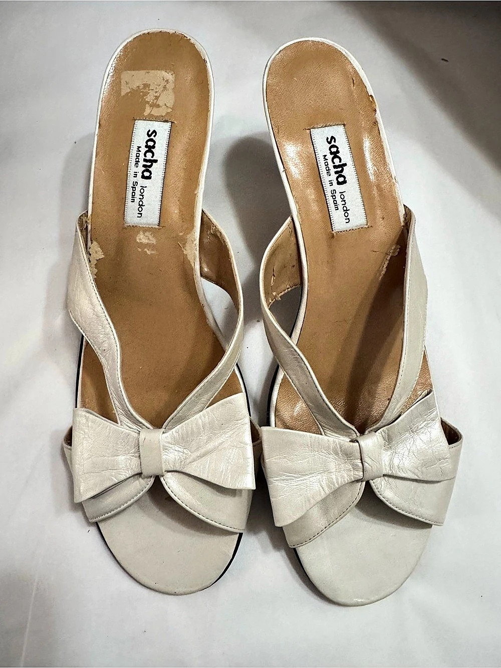 vintage 90s Sacha London Bow Detail Kitten Heel mules in White